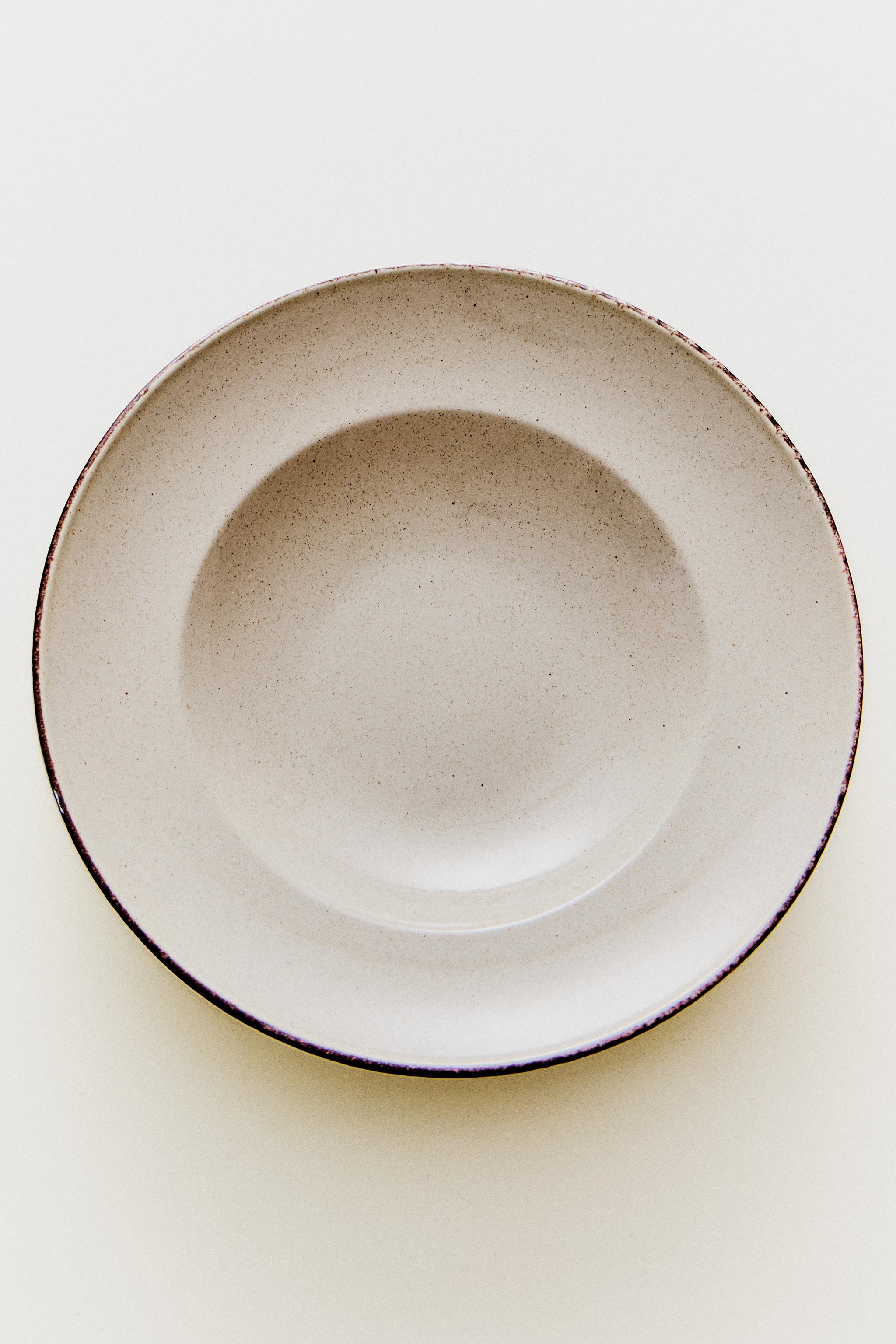 DISTRESSED STONEWARE PASTA PLATE
